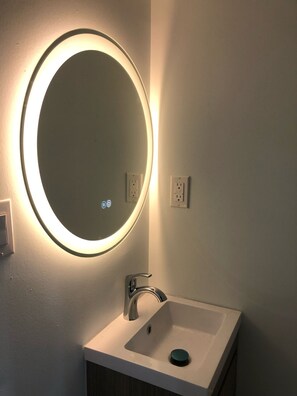 Dusche, Handtücher, Seife, Toilettenpapier