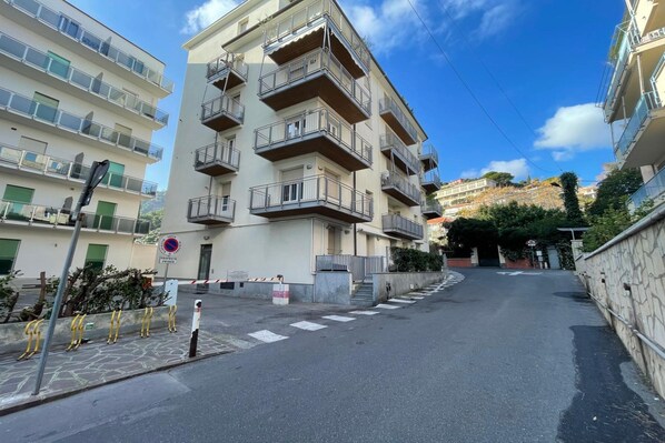 Family Studio, Sea Facing (Vespucci Studio - Next to the Sea) | Exterior - Vespucci Studio - Next to the Sea (Alassio)