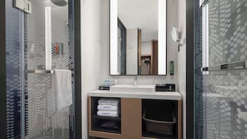 Chambre Standard avec lits jumeaux, vue ville | Salle de bain