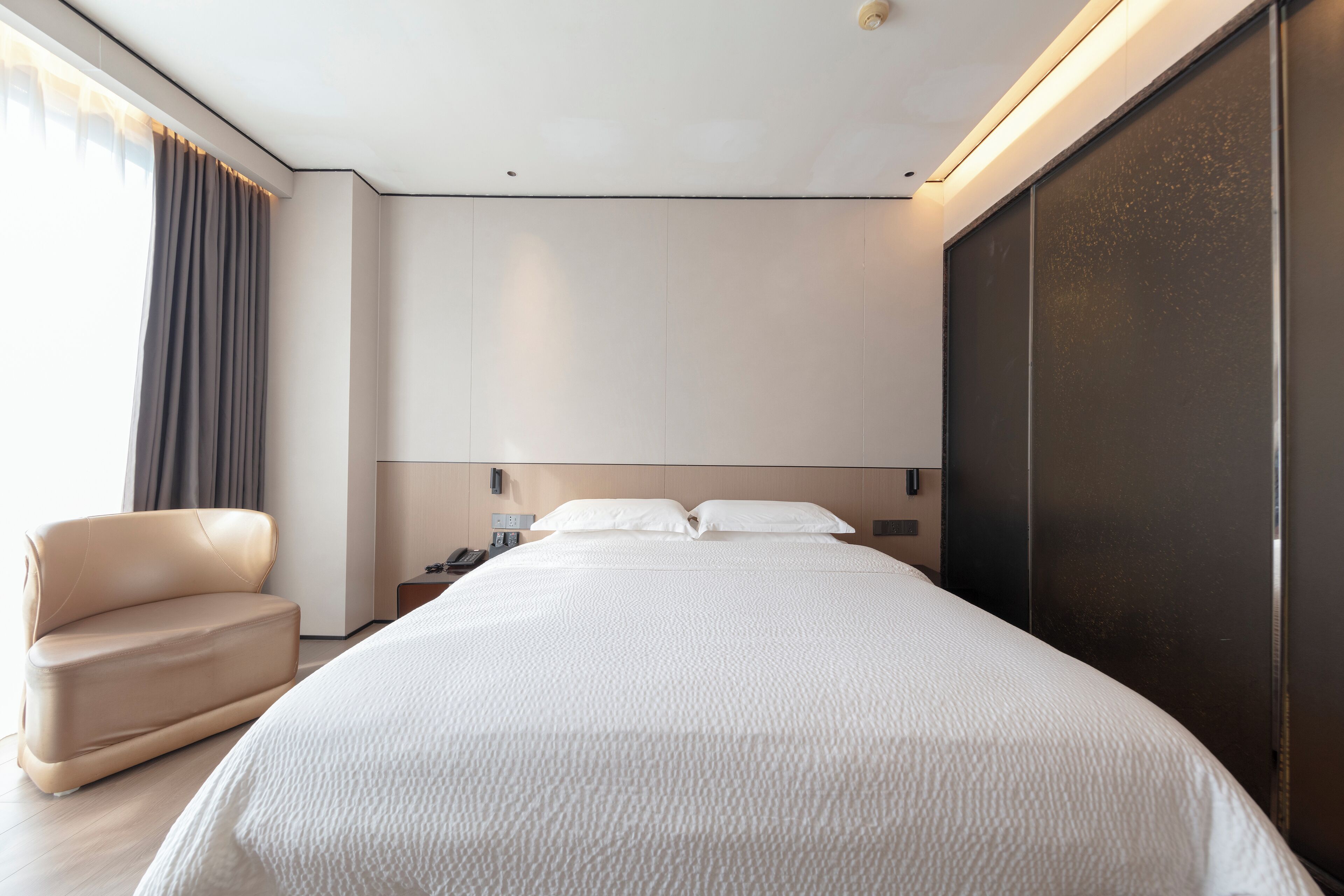 Habitación de lujo doble | Escritorio, espacio para trabajar con un portátil, cortinas opacas