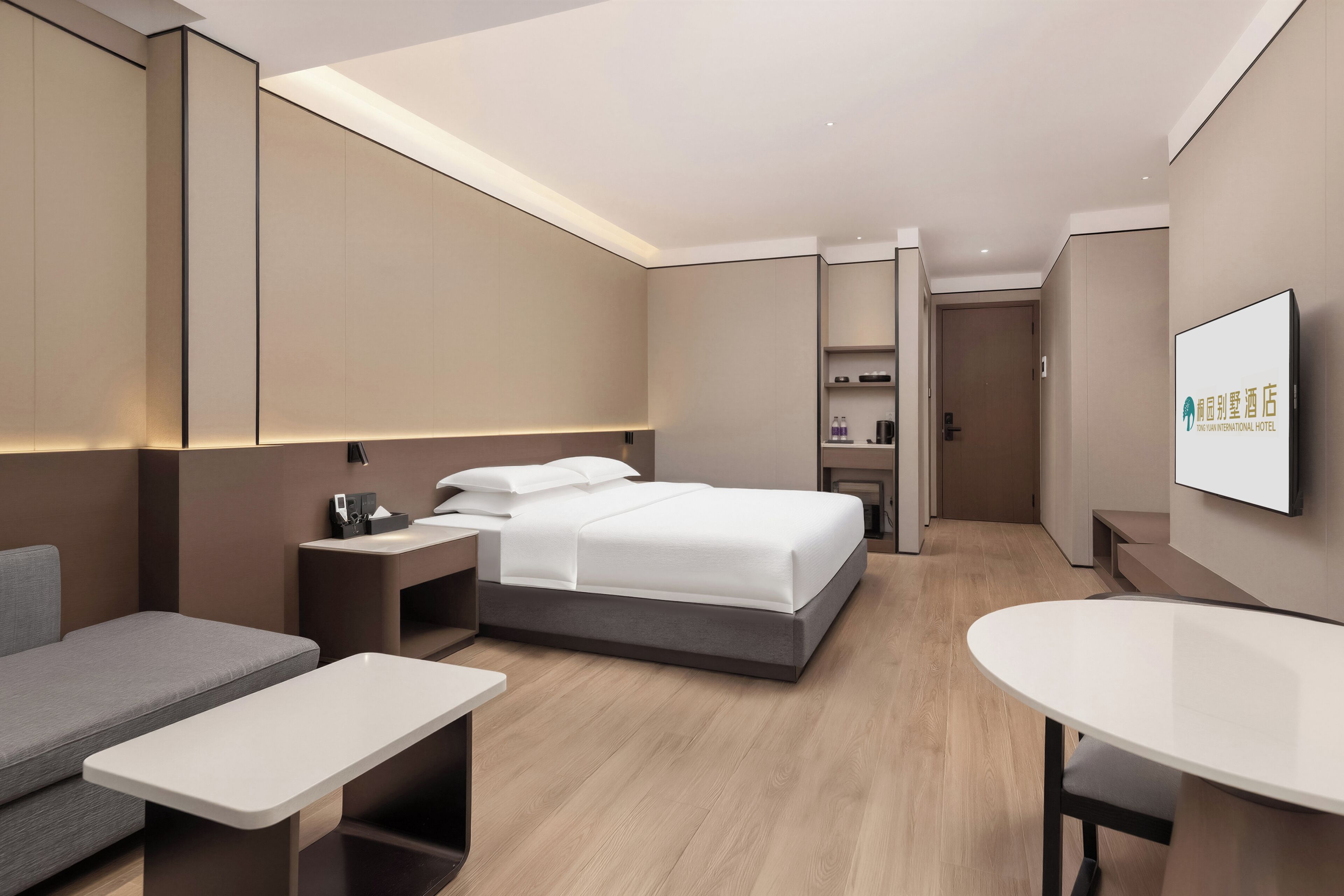 Habitació doble de luxe, vistes al pati, zona de pati | Escriptori, espai de treball apte per a portàtils i cortines opaques 