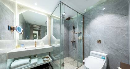 Trendy Romantic Hotel Guangzhou Beijing Road Pedestrian Street Haizhu Square Metro Station Branch