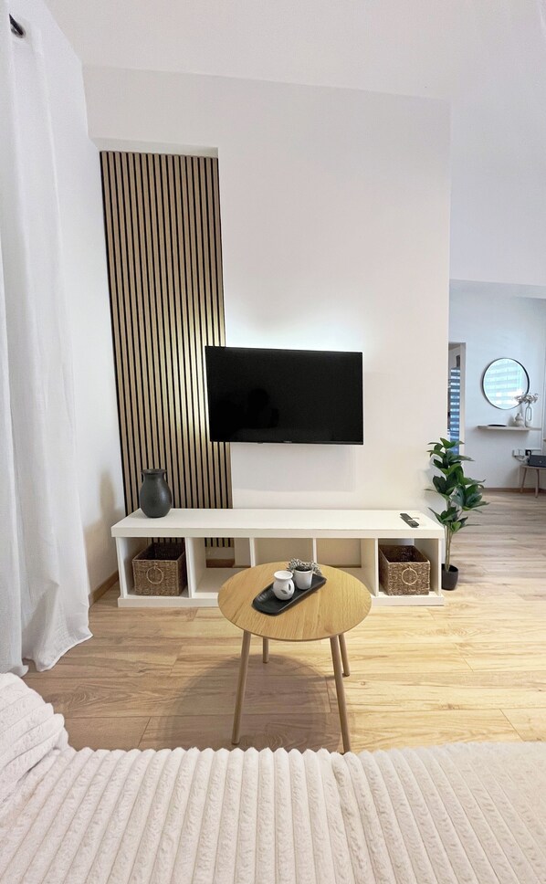 Interior - Skyline Penthouse, 5’ to Metro, Expansive Terrace,  Lightning-Fast Fiber WiFi (Athina)