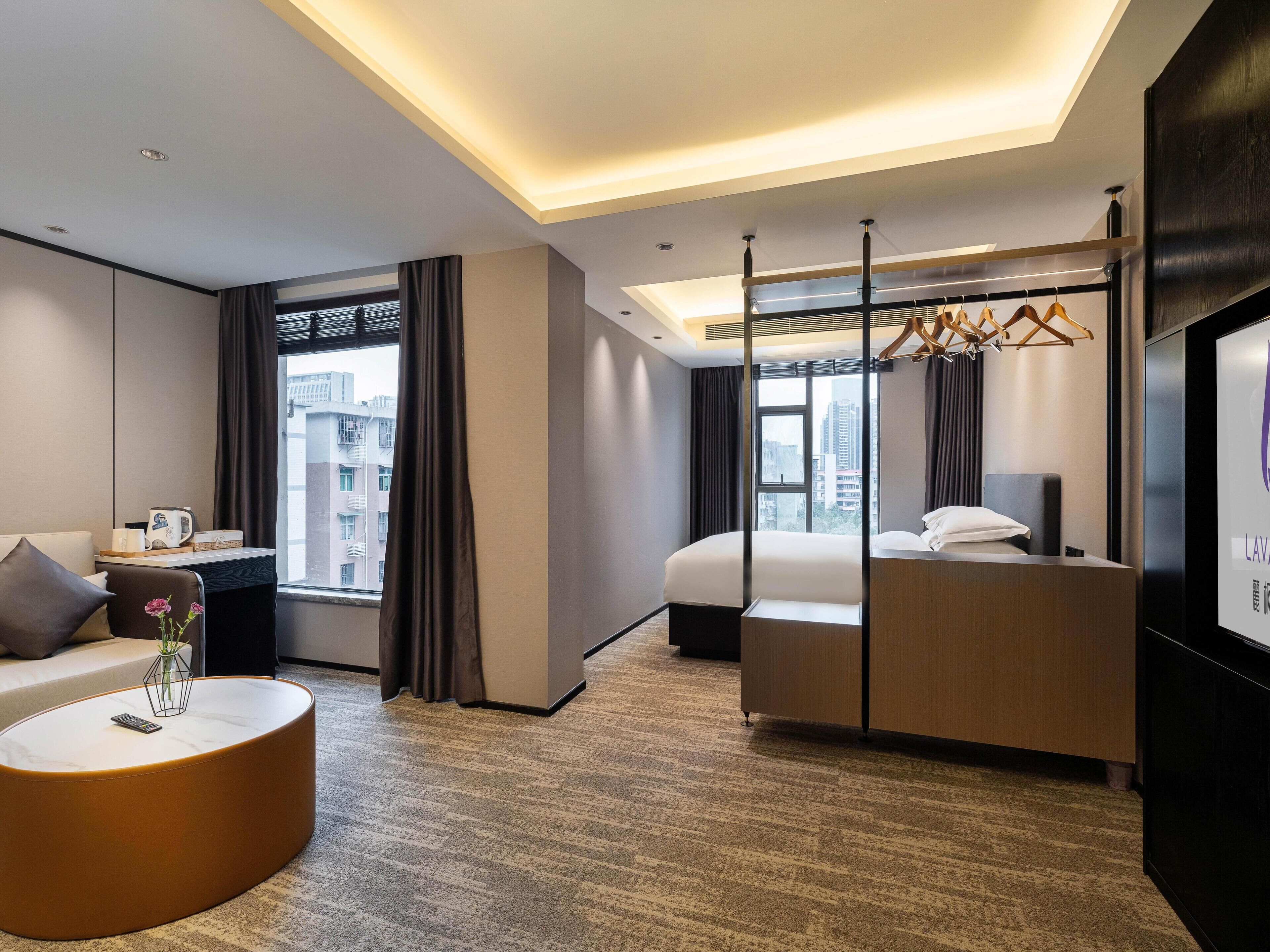 Luxury-Doppelzimmer, Stadtblick | Verdunkelungsvorhänge, schallisolierte Zimmer, Bügeleisen/Bügelbrett