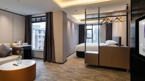 Kamar Double Mewah, pemandangan kota | Tirai kedap cahaya, kedap suara, setrika/meja setrika, dan Wi-Fi gratis