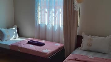 Standard-huoneisto, näköala mäelle | Silitysrauta/-lauta, ilmainen Wi-Fi