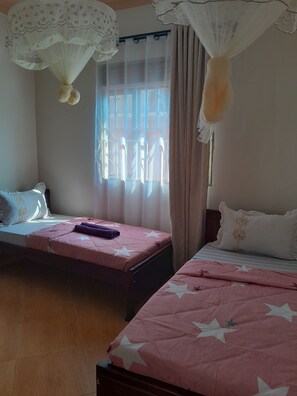 Standard-huoneisto, näköala mäelle | Silitysrauta/-lauta, ilmainen Wi-Fi