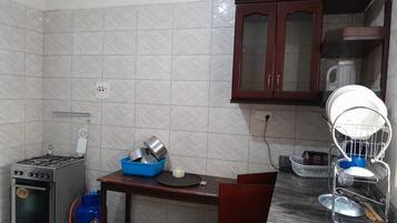 Standard Apartment, Garden View | Private kitchen