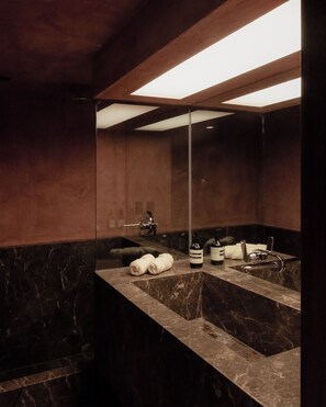 Shower, hair dryer, towels, soap - Designer 1BR Apartment in Mismaloya – Private & Quiet (Mismaloya)