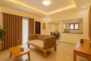 Studio Suite, Balcony, Hill View | Living area - Shitala Villa (Buleleng)