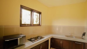 普通套房, 露台, 花園景 | 私人廚房