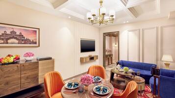 Luxury Suite | Living area