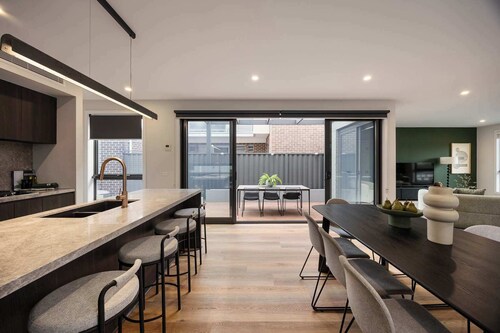 Saltbush House 350m to Beach