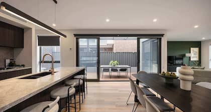 Saltbush House 350m to Beach