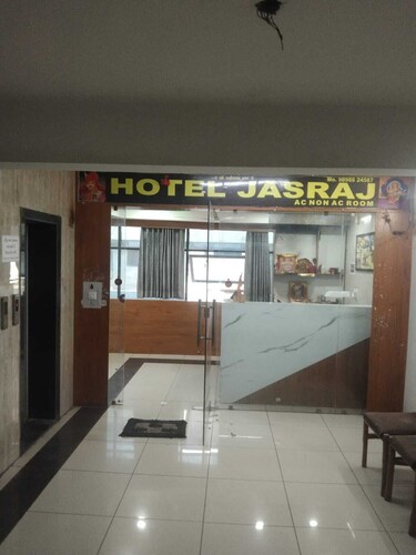 HOTEL JASRAJ