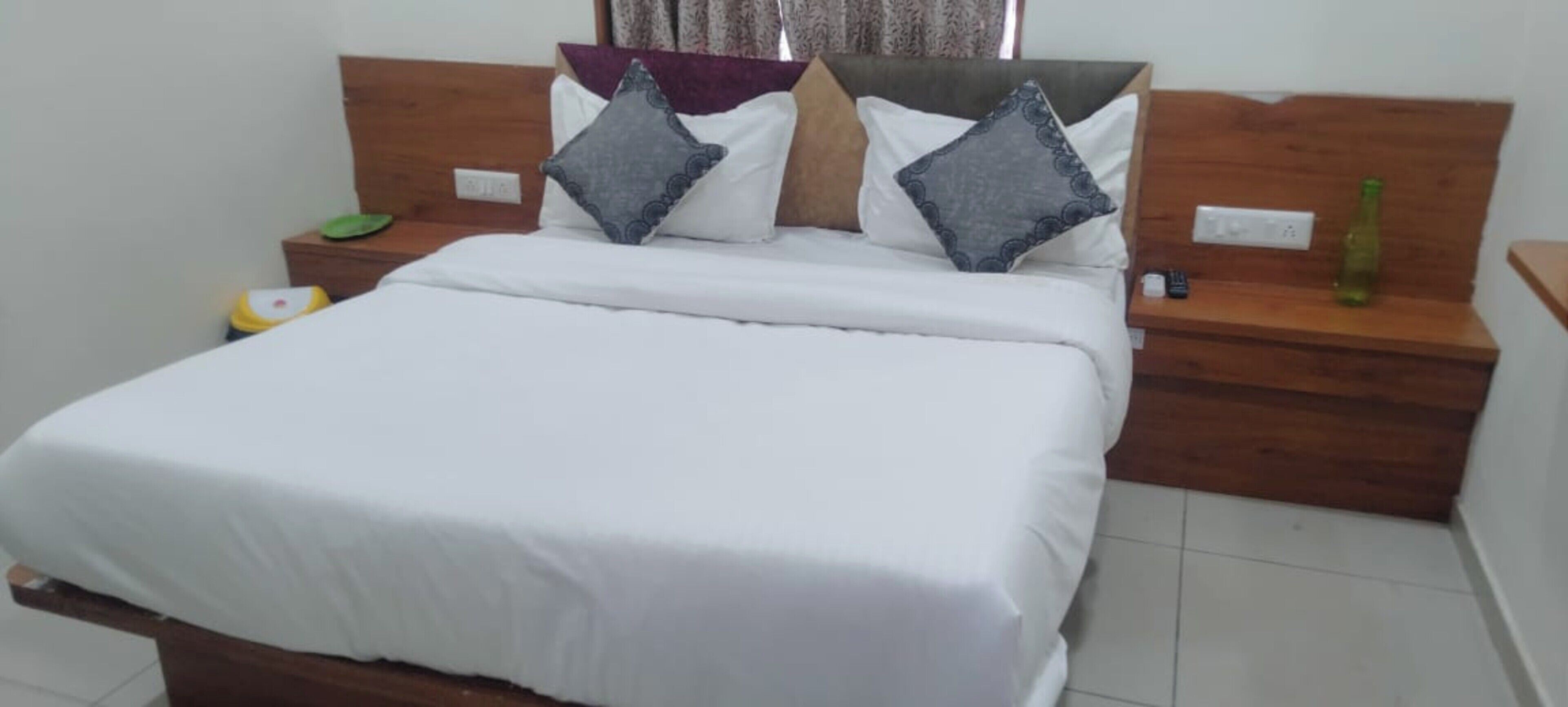 Deluxe Room | Desk, laptop workspace, free WiFi