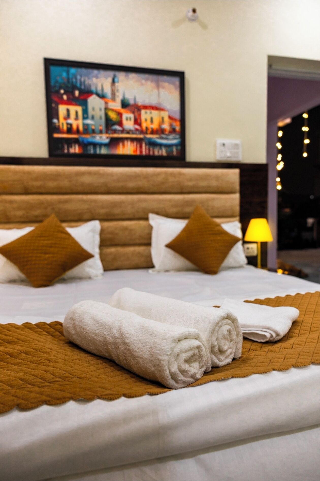 Deluxe Room | Laptop workspace, free WiFi