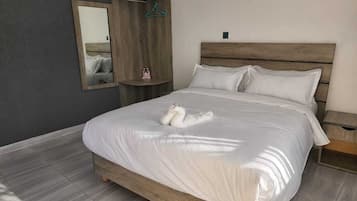 Habitación individual Deluxe | Decoración personalizada, muebles diferentes y wifi gratis