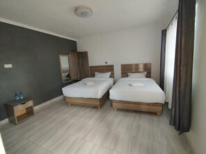 Decoración personalizada, muebles diferentes y wifi gratis 