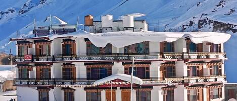 Deluxe Double Room, Balcony, Mountain View | Exterior