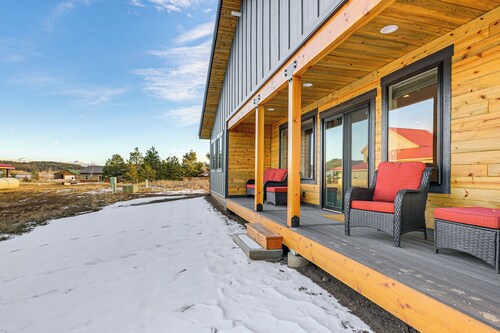 Walk to Lake! All-Season Getaway in Pagosa Springs