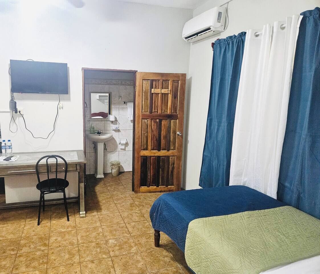 Schreibtisch, kostenloses WLAN