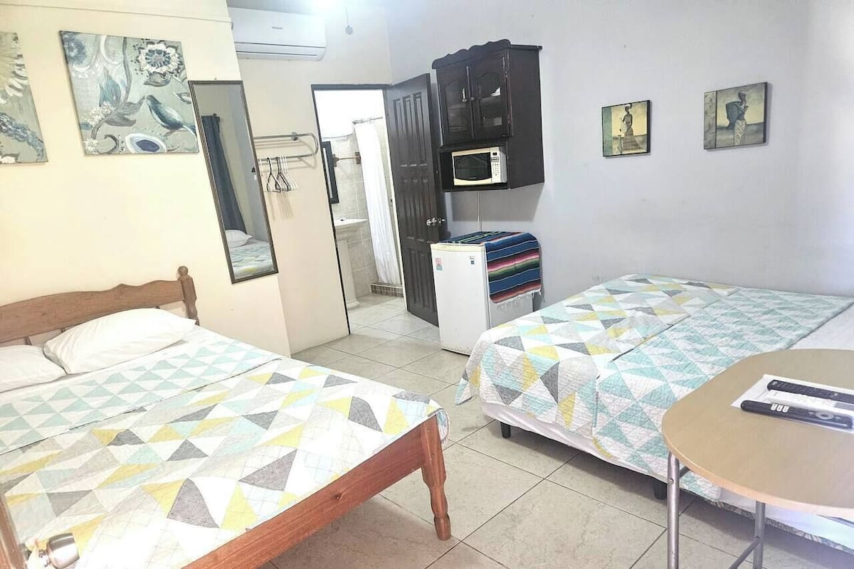 Comfort-Dreibettzimmer | Schreibtisch, kostenloses WLAN