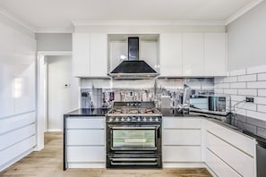 Townhome, Garden View | Private kitchen - StayAU Pet-Friendly 7BR Spacious Retreat (Morwell)