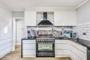 Townhome, Garden View | Private kitchen