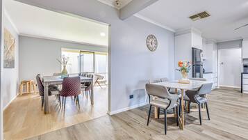 Townhome, Garden View | Dining