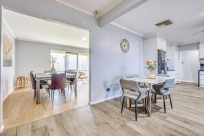 Townhome, Garden View | Dining - StayAU Pet-Friendly 7BR Spacious Retreat (Morwell)