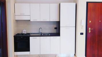 Micro-ondes, four, plaque de cuisson