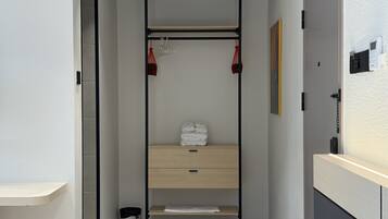 Desk, free WiFi, bed sheets