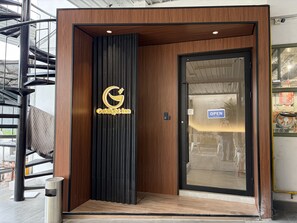 Front of property - Goldlight Inn (Miri)