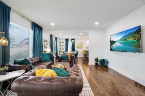 Living area - FirstMarket-Opulent Downtown Getaway (Lee's Summit)