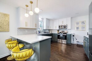 Private kitchen - FirstMarket-Opulent Downtown Getaway (Lee's Summit)
