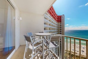 Outdoor dining - 2.5b3ba Gulf Front | Pool, Hot Tub | Beach chairs! (Panama City Beach)