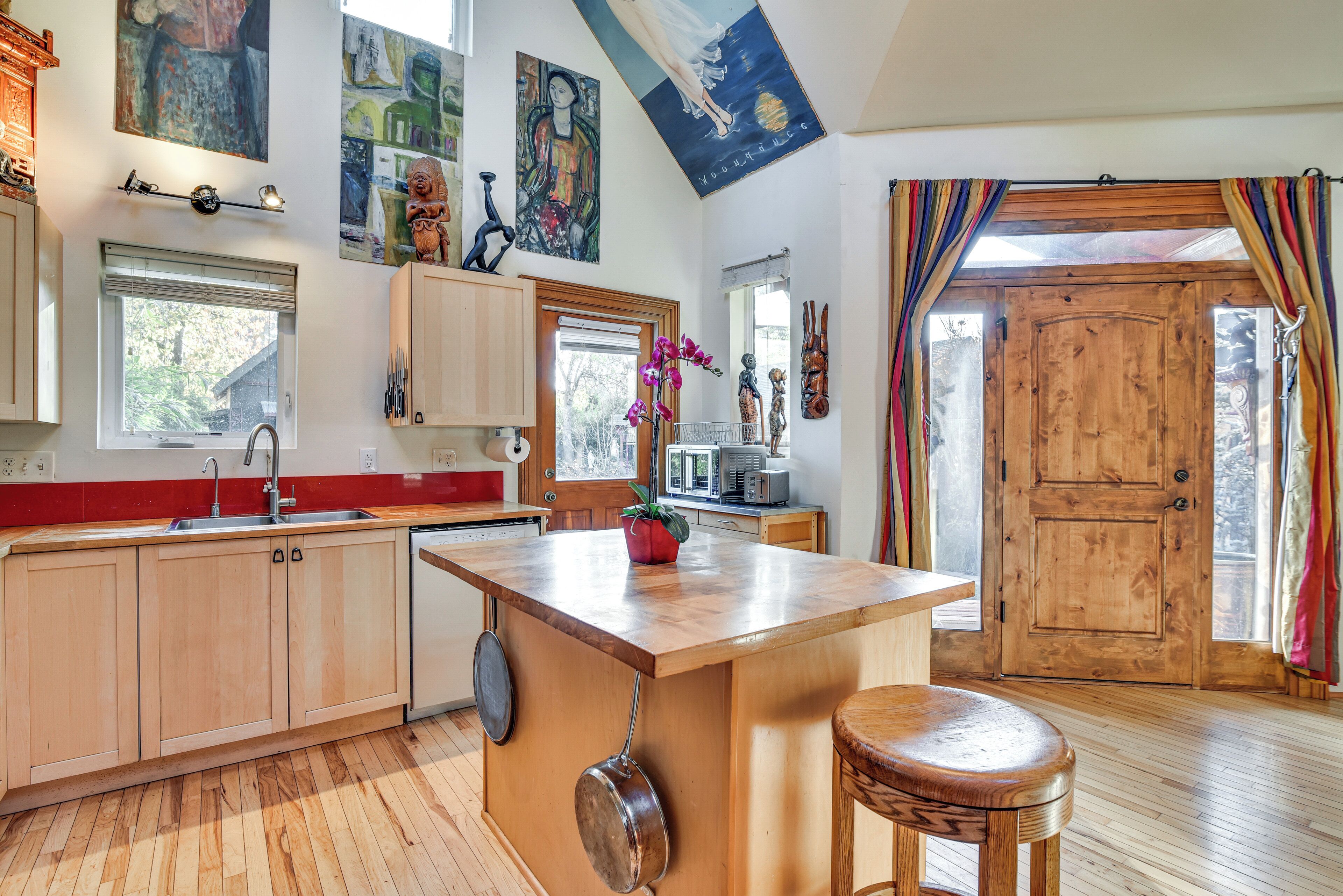 Cookware/dishes/utensils