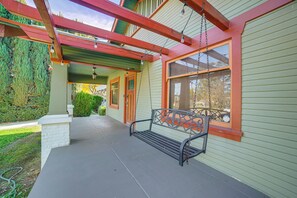 Terrace/patio - Home 1/2 Mi to Dtwn Riverside: Families Welcome! (Riverside)