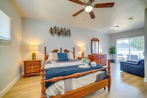 3 bedrooms, desk, iron/ironing board, Internet - Family-Friendly Home 2 Mi to Dtwn Riverside (Riverside)