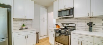 Family-Friendly Home 2 Mi to Dtwn Riverside
