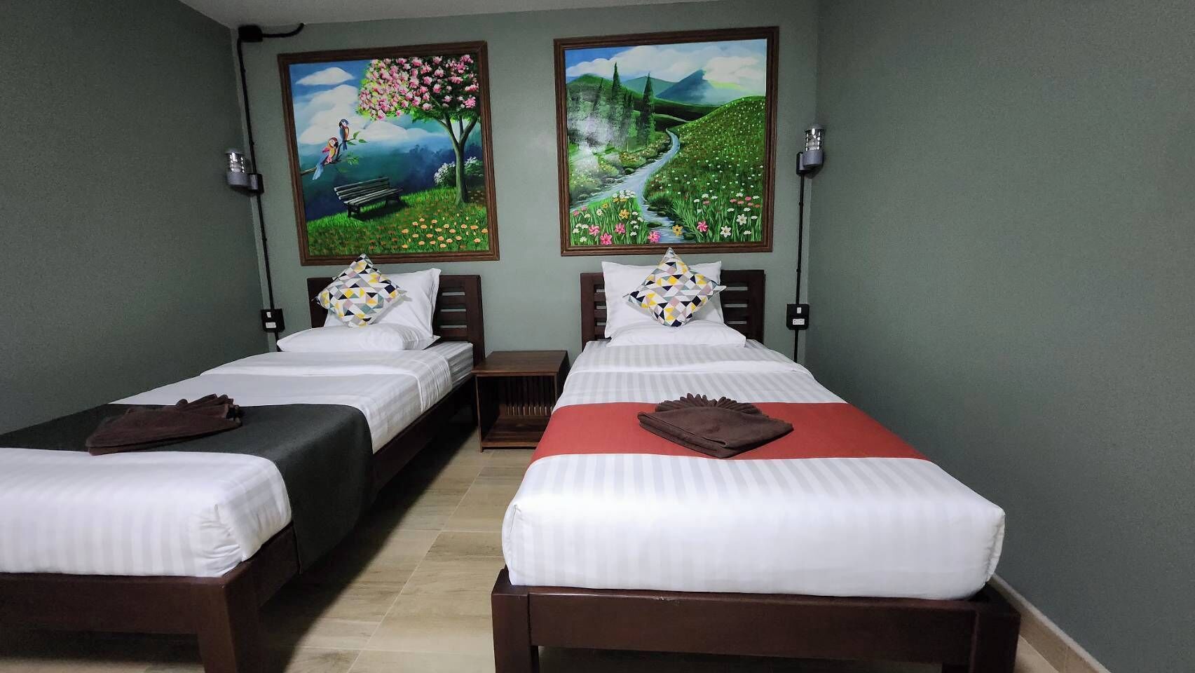 Superior Twin Room | Desk, free WiFi