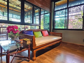 Lobby sitting area - Srianan Resort (Kanchanaburi)