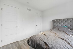 Room, 4 Bedrooms, Patio