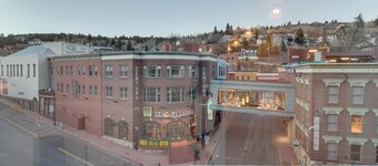 Steps to Casinos & Shuttle! Central City Home Base