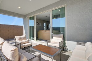 Terrace/patio - Serene Outdoor Space: Group Getaway in Maricopa! (Maricopa)