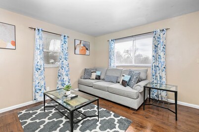 Peaceful 2-bedroom Dayton Apartment near Hospitals and UD