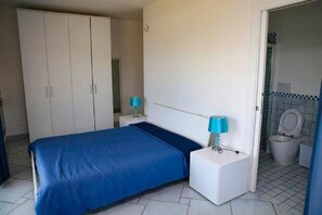 4 bedrooms, iron/ironing board, free WiFi, bed sheets - Apartments in Villa Fortunata (Terracina)