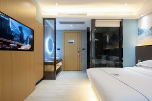 City Double Room, City View | Egyptian cotton sheets, premium bedding, down comforters, pillowtop beds - AeroLink Hotel Shenzhen Bao'an Airport  (Shenzhen)