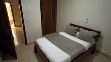 Appartement Confort, vue ville | Chambres insonorisées, fer et planche à repasser, Wi-Fi gratuit